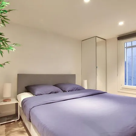 Studio Republique Saint Martin Parigi